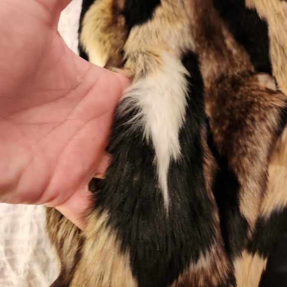 Tartar Collection vegan fur print soft vest medium vest - Picture 12 of 16